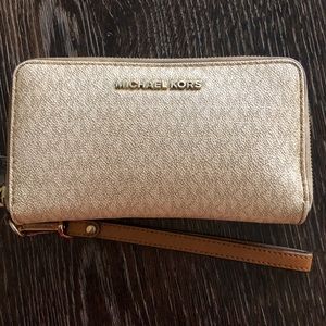 Michael Kors Signature Wallet/ Wristlet